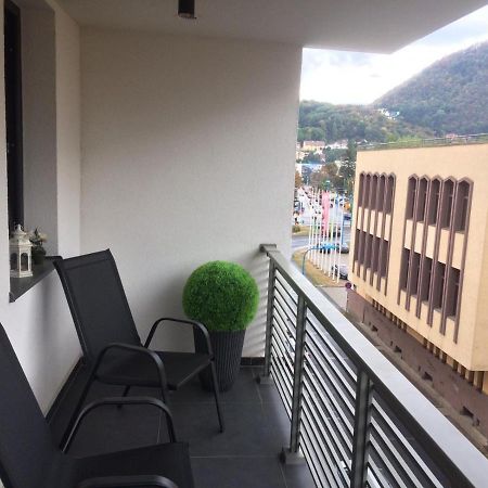 Flori De Iulie Apartamente Braşov Exteriör bild