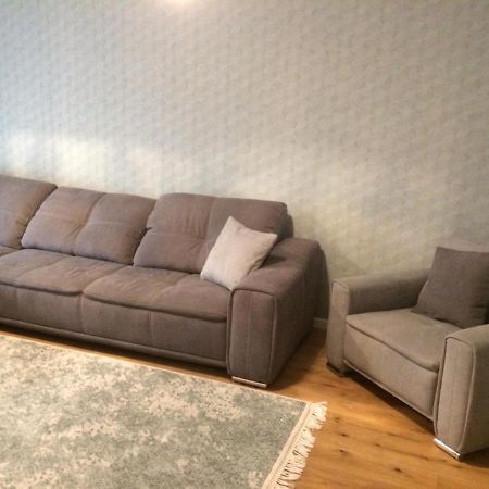 Flori De Iulie Apartamente Braşov Exteriör bild