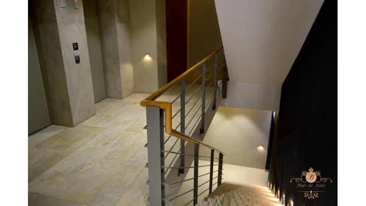 Flori De Iulie Apartamente Braşov Exteriör bild