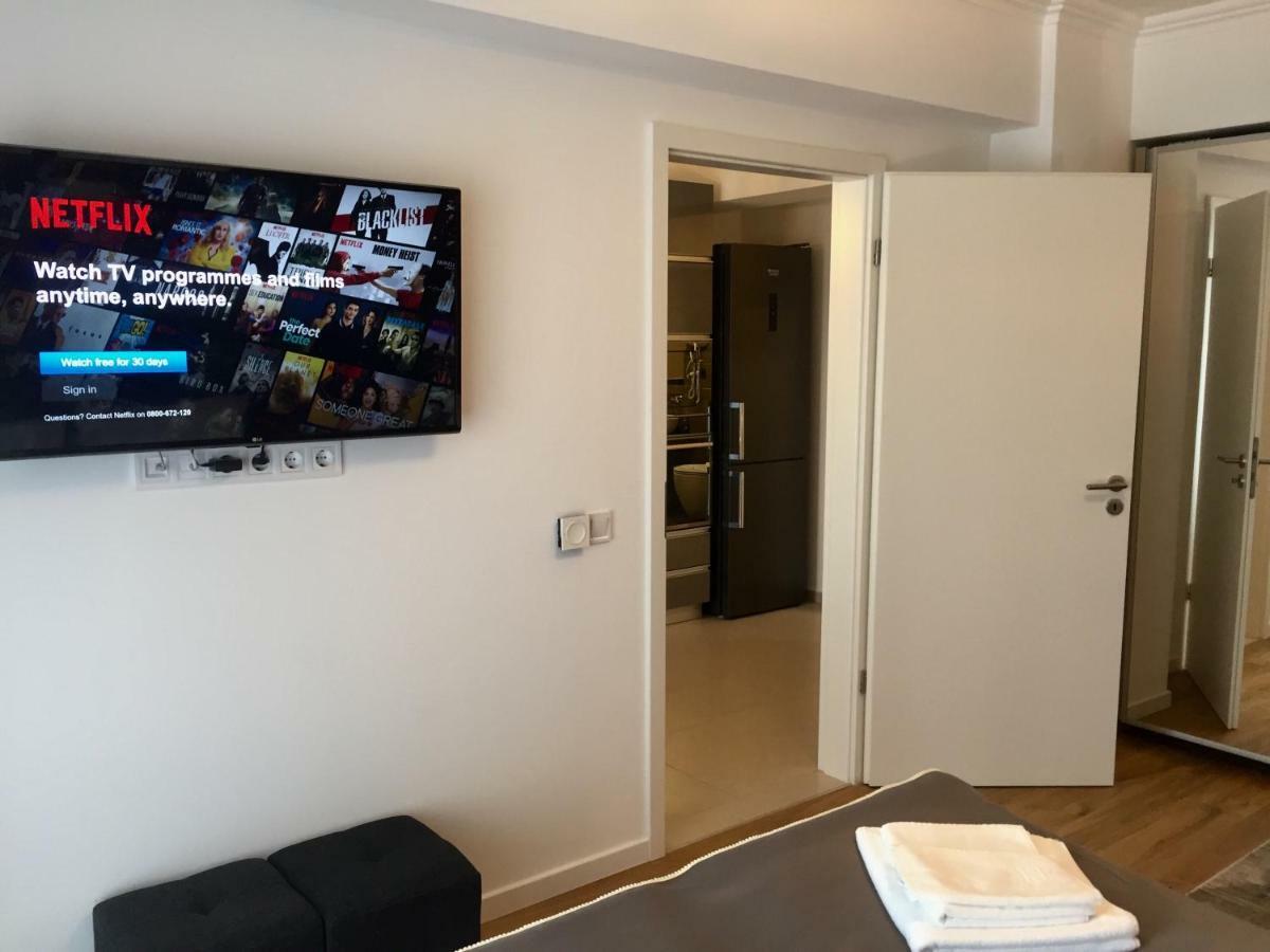 Flori De Iulie Apartamente Braşov Exteriör bild
