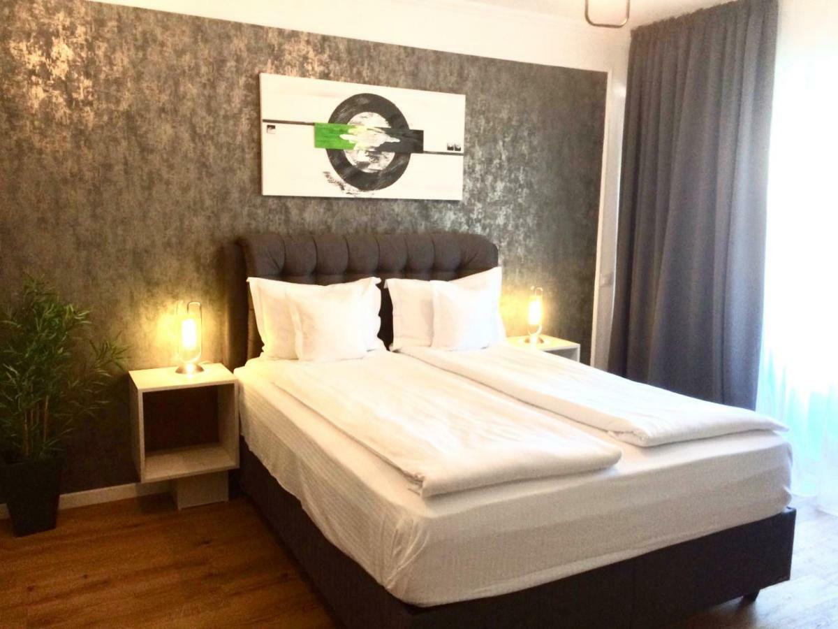 Flori De Iulie Apartamente Braşov Exteriör bild