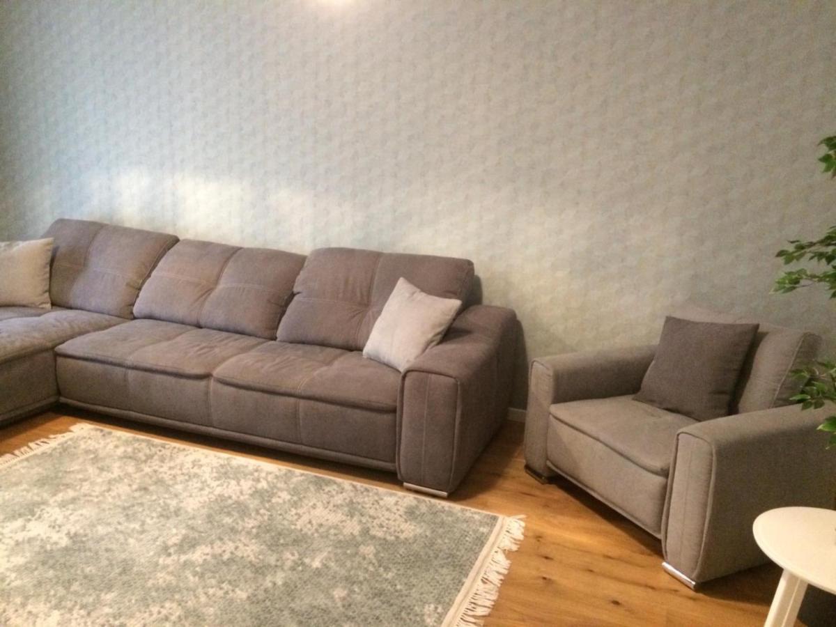 Flori De Iulie Apartamente Braşov Exteriör bild
