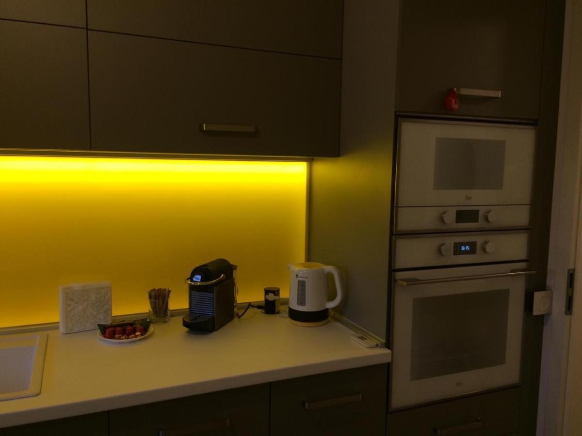 Flori De Iulie Apartamente Braşov Exteriör bild